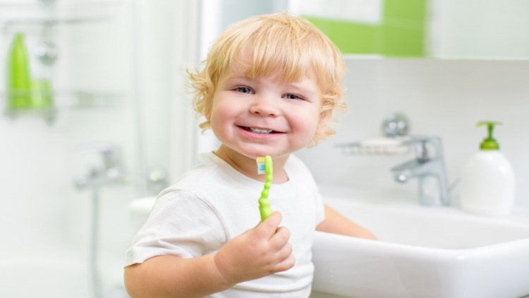 Зачем нужно чистить зубы у детей?